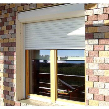 Új típusú műanyag redőny, alumínium tokkal